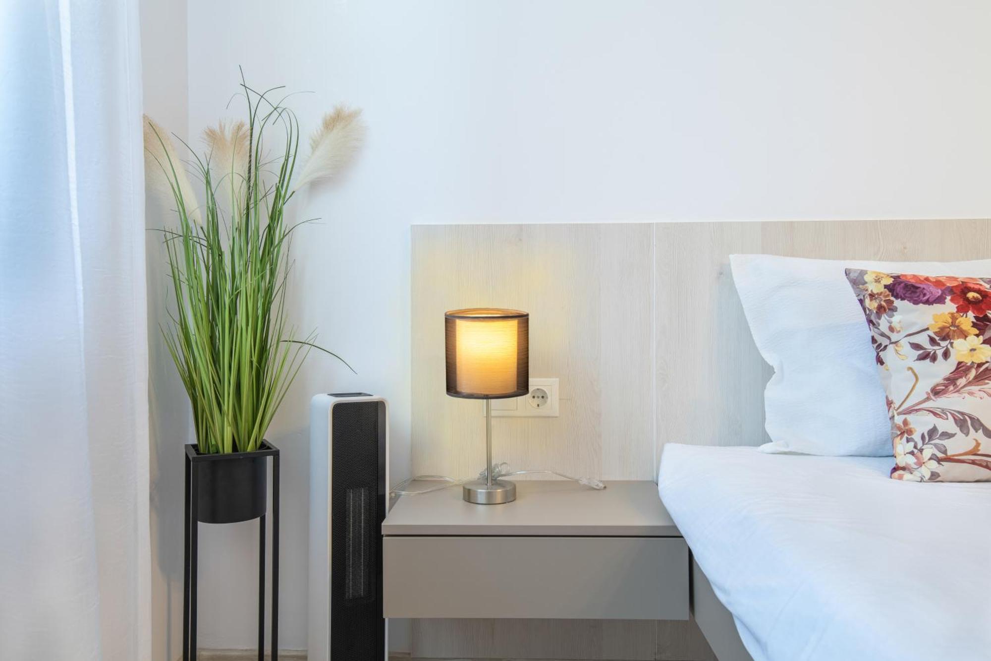 Springhome - Cozy Apartment With Balcony & Parking Braşov Esterno foto
