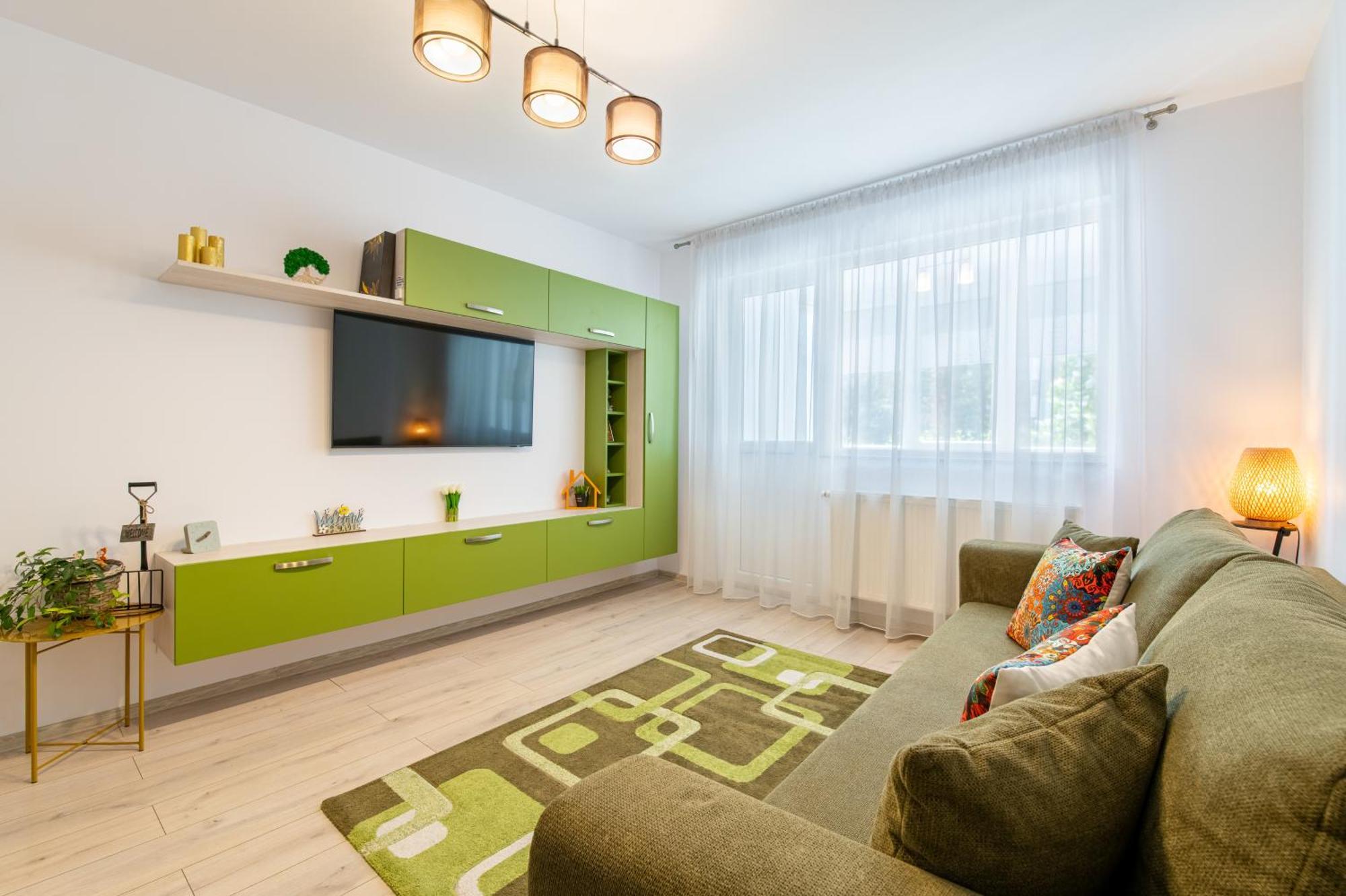 Springhome - Cozy Apartment With Balcony & Parking Braşov Esterno foto