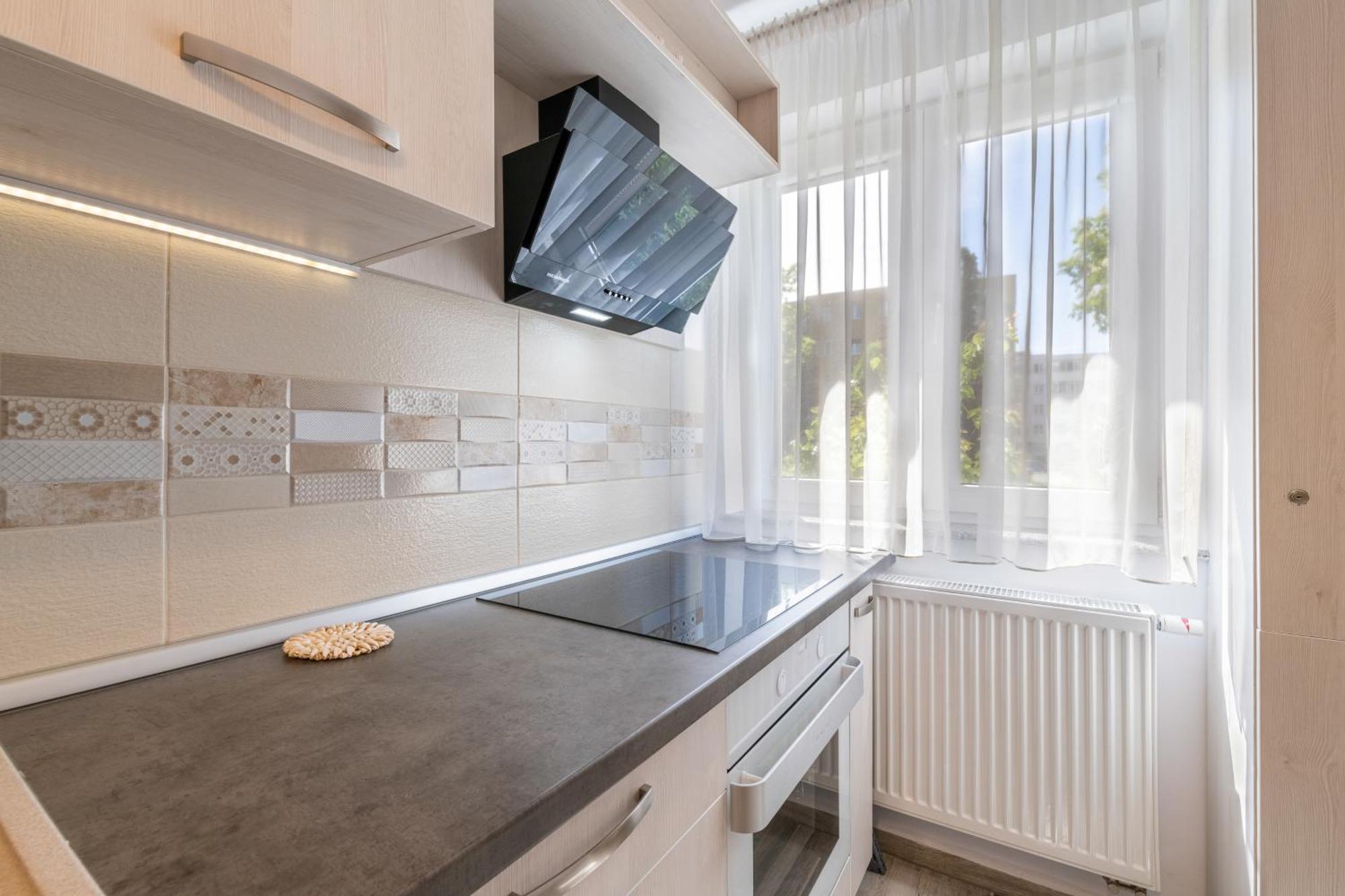 Springhome - Cozy Apartment With Balcony & Parking Braşov Esterno foto